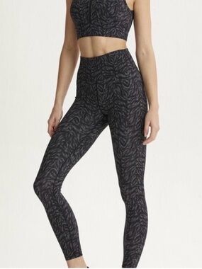 Varley Luna Leggings Dark Mono Zebra print leggings size M.